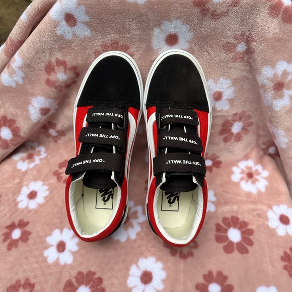 Vans - Picture 3 of 6